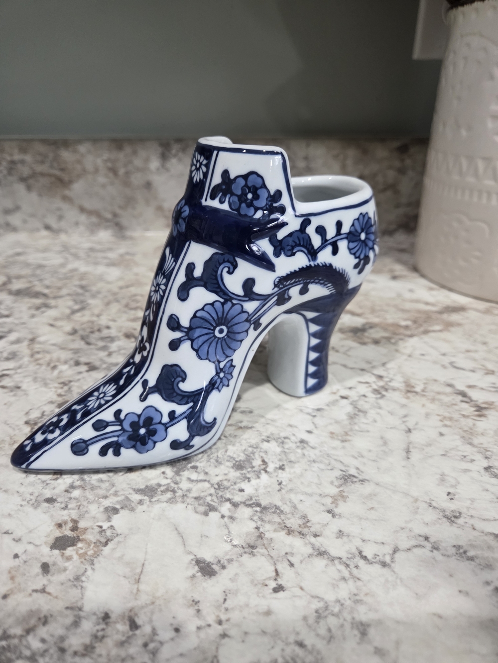 VINTAGE BLUE AND WHITE FLORAL PORCELAIN HIGH HEELED SHOE VASE 4-½"